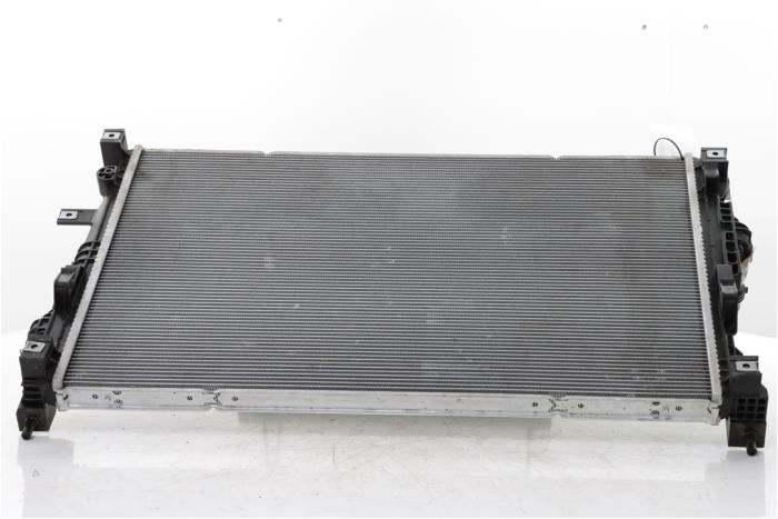 Usagé Radiateur Peugeot 3008 III 1.6 16V Plug-in Hybrid 195 Prix € 242,00 Prix TTC proposé par Snuverink Autodemontage