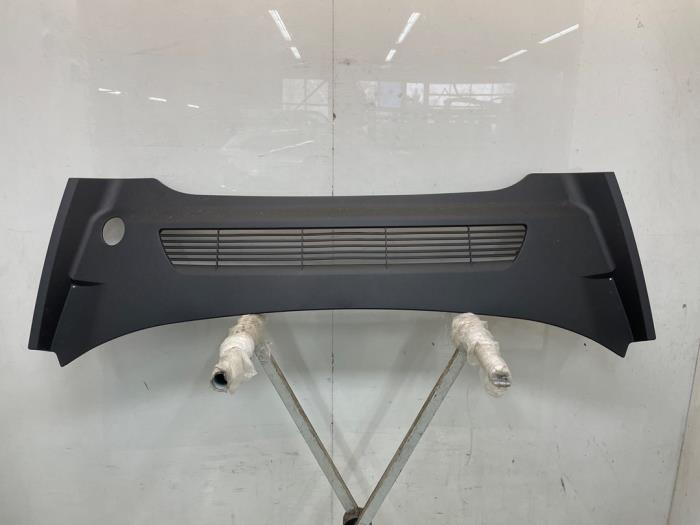 Używane Parawan Tesla Model Y (5YJY) RWD Cena € 181,50 Z VAT oferowane przez Snuverink Autodemontage