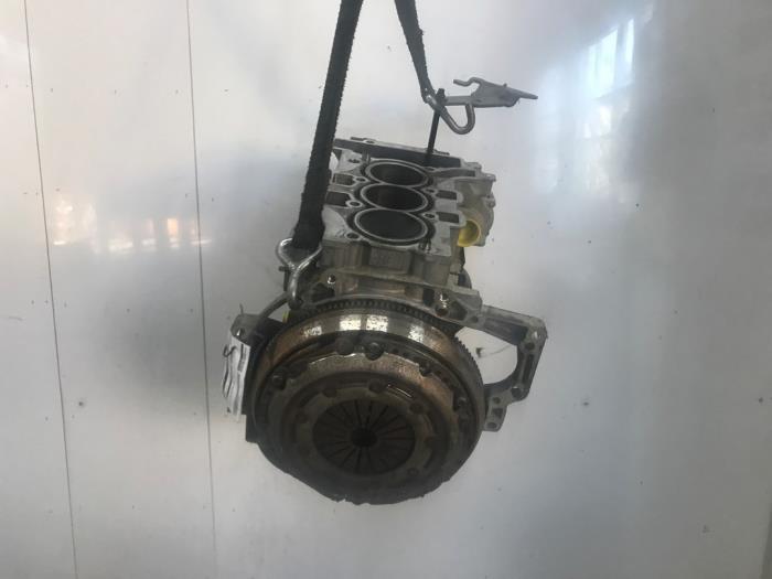 Engine crankcase from a Opel Crossland (X) 1.2 Turbo 12V 2018