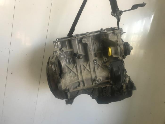 Engine crankcase from a Opel Crossland (X) 1.2 Turbo 12V 2018