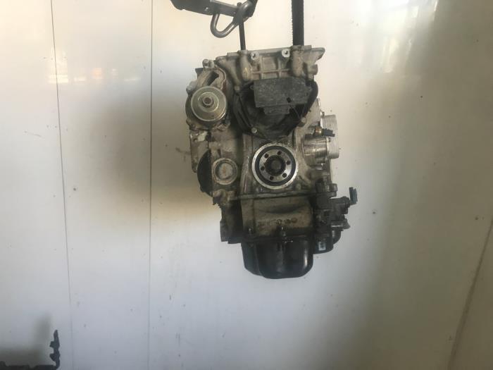 Engine crankcase from a Opel Crossland (X) 1.2 Turbo 12V 2018