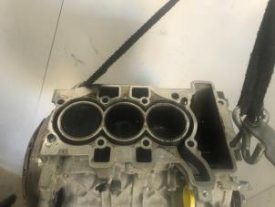 Engine crankcase from a Opel Crossland (X) 1.2 Turbo 12V 2018