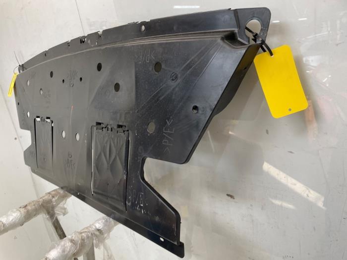 Usados Parachoque placa base Renault 4 E-Tech Electric 52 kWh Precio € 150,00 Norma de margen ofrecido por Snuverink Autodemontage