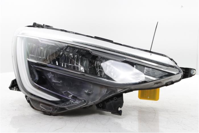 Używane Reflektor prawy Renault Arkana (RJLL) 1.6 E-Tech 145 16V Cena € 765,00 Procedura marży oferowane przez Snuverink Autodemontage