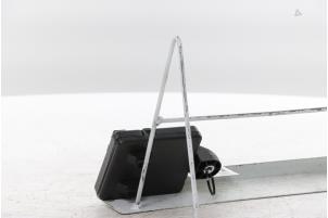 Ordinateur divers d'un Tesla Model Y (5YJY) RWD 2025