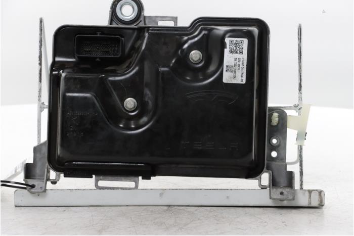 Used Body control computer Tesla Model Y (5YJY) RWD Price € 181,50 Inclusive VAT offered by Snuverink Autodemontage