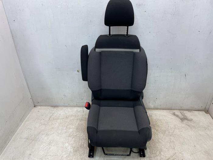 Gebrauchte Sitz links Citroen C3 Aircross I (2C/2R) 1.2 e-THP PureTech 110 Preis € 150,00 Margenregelung angeboten von Snuverink Autodemontage