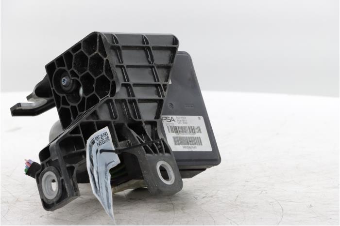 ABS Pumpe van een Peugeot Expert (V1/VA/VB/VE/VF/VT/VY) 2.0 Blue HDi 145 16V 2024