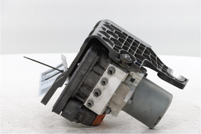 ABS Pumpe van een Peugeot Expert (V1/VA/VB/VE/VF/VT/VY) 2.0 Blue HDi 145 16V 2024