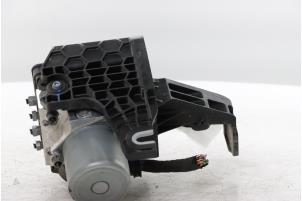 ABS Pumpe van een Peugeot Expert (V1/VA/VB/VE/VF/VT/VY) 2.0 Blue HDi 145 16V 2024