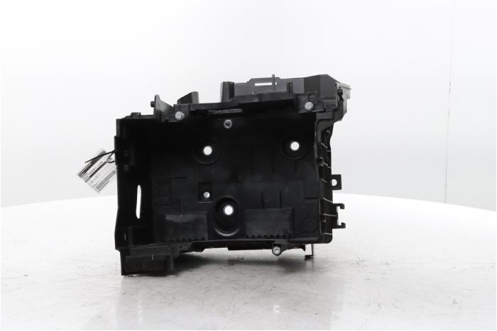 Begagnade Batterilåda Nissan Townstar 1.3 TCE 130 16V Pris € 60,50 Inklusive moms erbjuds av Snuverink Autodemontage