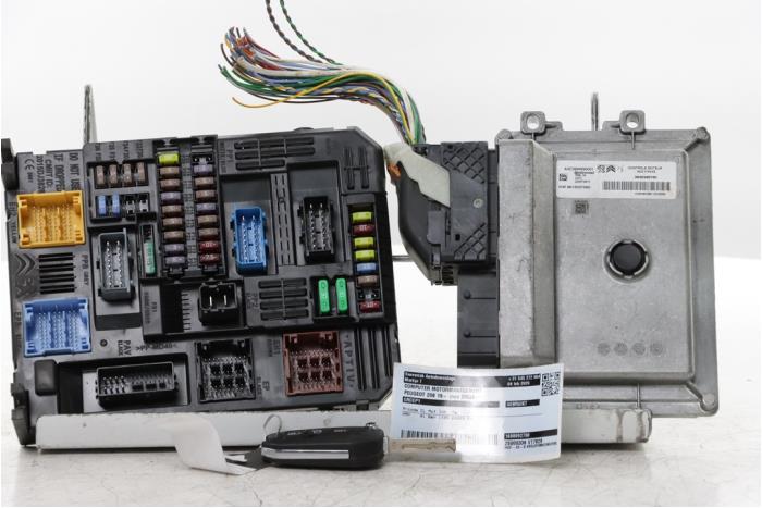 Used Engine management computer Peugeot 208 II (UB/UH/UP) 1.2 Vti 12V PureTech 75 Price € 423,50 Inclusive VAT offered by Snuverink Autodemontage
