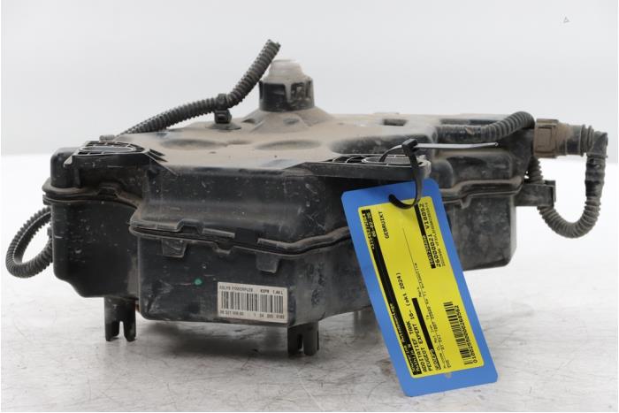Used Additive tank Peugeot Expert (V1/VA/VB/VE/VF/VT/VY) 2.0 Blue HDi 145 16V Price € 175,45 Inclusive VAT offered by Snuverink Autodemontage