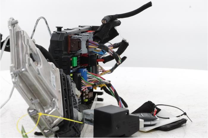 Engine management computer from a Opel Corsa F (UB/UH/UP) 1.2 Turbo 12V 100 Hybrid 2024