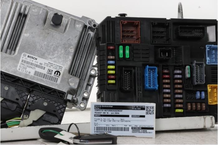 Used Engine management computer Peugeot 208 II (UB/UH/UP) 1.2 Vti 12V PureTech 100 Price € 423,50 Inclusive VAT offered by Snuverink Autodemontage