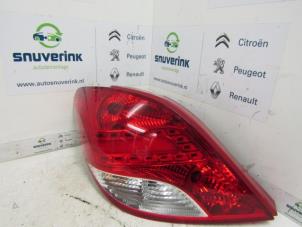 Gebrauchte Rücklicht links Peugeot 207/207+ (WA/WC/WM) 1.4 16V VTi Preis € 75,00 Margenregelung angeboten von Snuverink Autodemontage