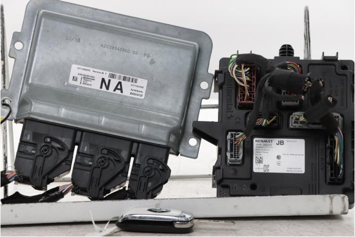 Used Engine management computer Renault Clio V (RJAB) 1.0 TCe 100 12V Bi-Fuel Price € 325,00 Margin scheme offered by Snuverink Autodemontage