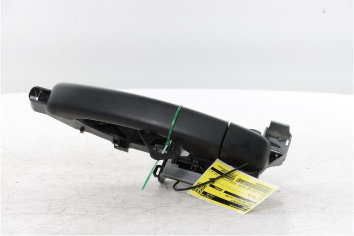 Używane Uchwyt tylnej klapy Renault Master IV E-Tech electric 87 kWh Cena € 60,50 Z VAT oferowane przez Snuverink Autodemontage
