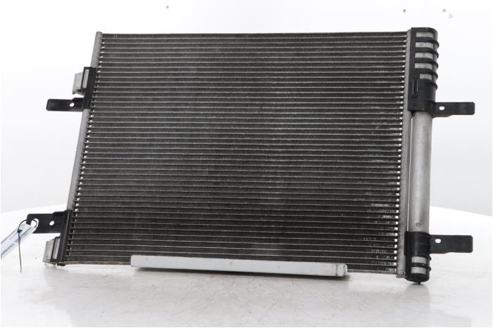 Gebrauchte Klima Kondensor Peugeot 5008 II (M4/MC/MJ/MR) 1.2 12V e-THP PureTech 130 Preis € 60,00 Margenregelung angeboten von Snuverink Autodemontage