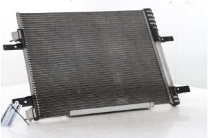 Klima Kondensor van een Peugeot 5008 II (M4/MC/MJ/MR) 1.2 12V e-THP PureTech 130 2018