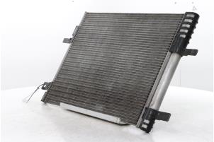 Klima Kondensor van een Peugeot 5008 II (M4/MC/MJ/MR) 1.2 12V e-THP PureTech 130 2018