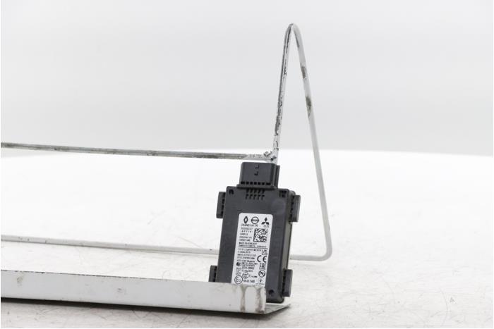 Gebrauchte ACC Sensor (Entfernung) Renault Master IV E-Tech electric 87 kWh Preis € 332,75 Mit Mehrwertsteuer angeboten von Snuverink Autodemontage