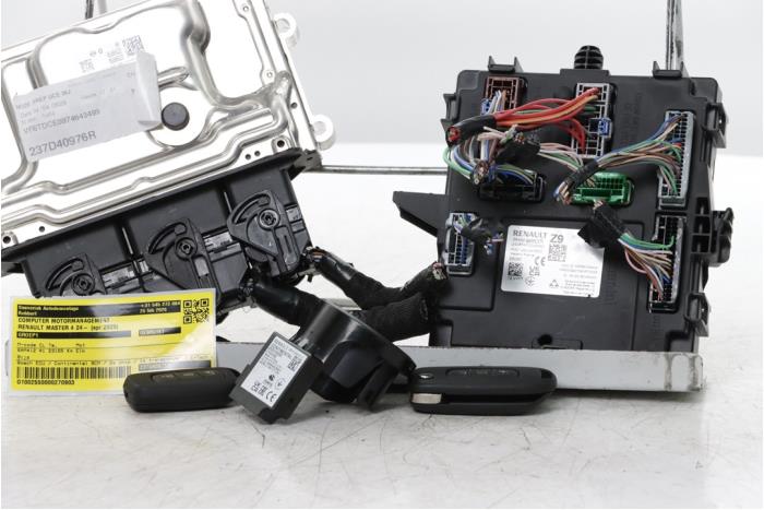 Used Engine management computer Renault Master IV E-Tech electric 87 kWh Price € 907,50 Inclusive VAT offered by Snuverink Autodemontage