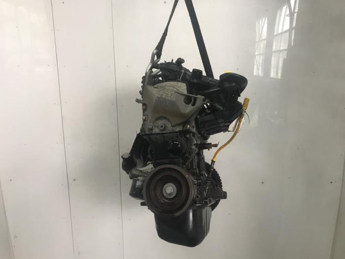 Motor van een Renault Clio III (BR/CR) 1.2 16V 75 2008