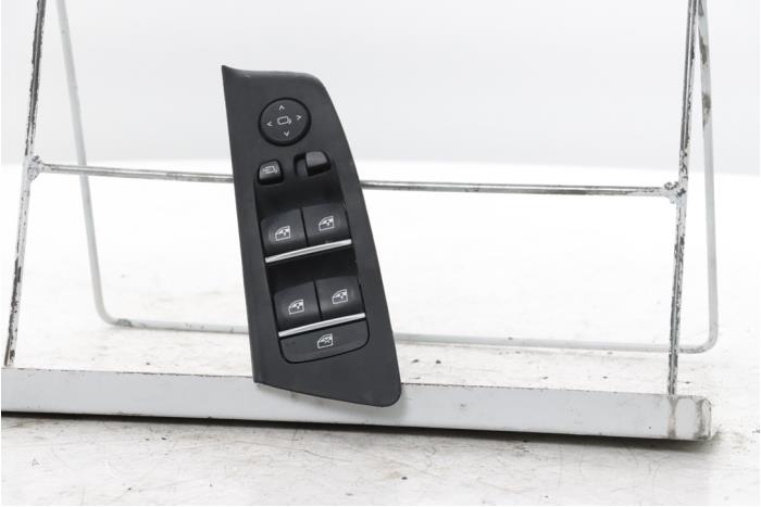 Usados Interruptor combinado de ventanillas BMW 5 serie Touring (G31) 520d Precio € 72,60 IVA incluido ofrecido por Snuverink Autodemontage