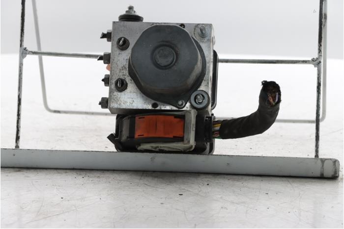 Usagé Bloc ABS Citroen C4 Picasso (3D/3E) 1.2 12V PureTech 130 Prix € 250,00 Règlement à la marge proposé par Snuverink Autodemontage