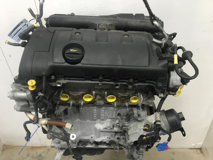 Motor van een Peugeot 3008 I (0U/HU) 1.6 VTI 16V 2010