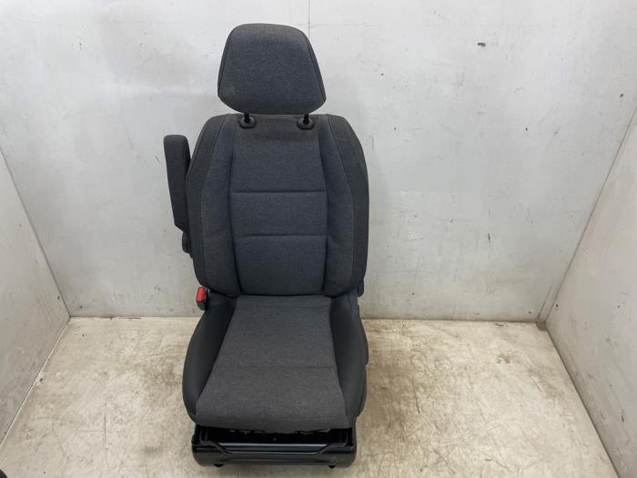 Używane Fotel lewy Renault Master IV 2.0 Blue dCi 150 Cena € 847,00 Z VAT oferowane przez Snuverink Autodemontage