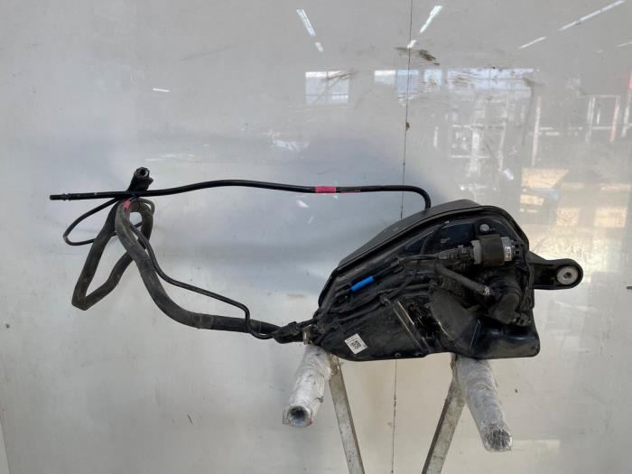Gebrauchte Adblue Tank BMW 5 serie Touring (G31) 520d Preis € 139,15 Mit Mehrwertsteuer angeboten von Snuverink Autodemontage