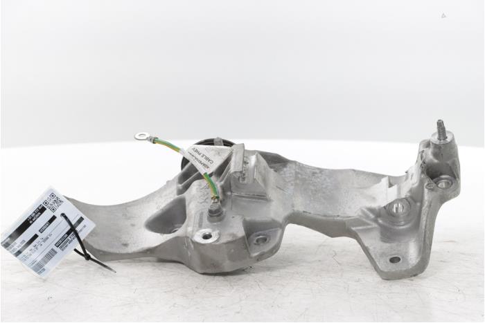 Usagé Support dynamo haut Peugeot 308 SW (F4/FC/FN/FR) 1.6 16V HYbrid 180 e-EAT8 Prix € 40,00 Règlement à la marge proposé par Snuverink Autodemontage