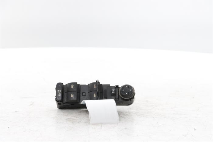 Usados Interruptor combinado de ventanillas Peugeot 508 (8D) 1.6 THP 16V Precio € 50,00 Norma de margen ofrecido por Snuverink Autodemontage