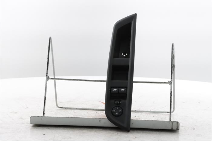 Usados Interruptor combinado de ventanillas Citroen C3 (CB/CC) 1.2 PureTech 100 Precio € 54,45 IVA incluido ofrecido por Snuverink Autodemontage