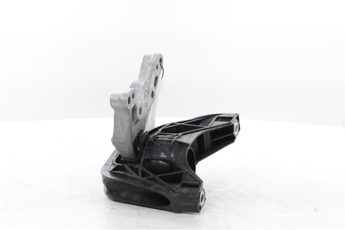 Engine mount from a Peugeot 408 1.2 12V Hybrid 136 2025