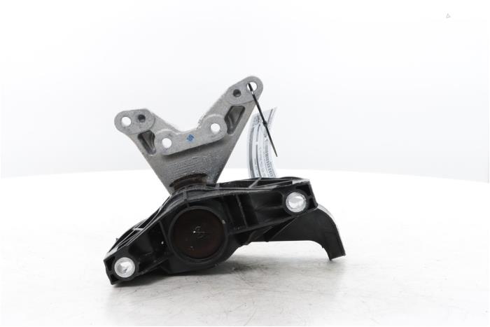 Engine mount from a Peugeot 408 1.2 12V Hybrid 136 2025