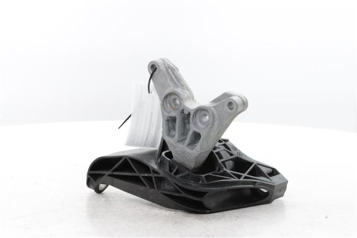 Engine mount from a Peugeot 408 1.2 12V Hybrid 136 2025