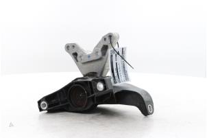 Engine mount from a Peugeot 408 1.2 12V Hybrid 136 2025