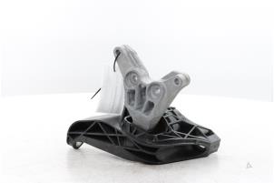 Engine mount from a Peugeot 408 1.2 12V Hybrid 136 2025