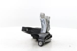 Engine mount from a Peugeot 408 1.2 12V Hybrid 136 2025
