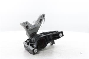 Engine mount from a Peugeot 408 1.2 12V Hybrid 136 2025