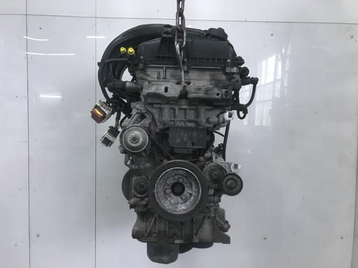 Engine from a Peugeot 208 I (CA/CC/CK/CL) 1.2 Vti 12V PureTech 82 2014