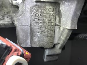 Engine from a Peugeot 208 I (CA/CC/CK/CL) 1.6 Vti 16V 2013