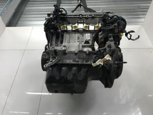 Engine from a Peugeot 208 I (CA/CC/CK/CL) 1.6 Vti 16V 2013