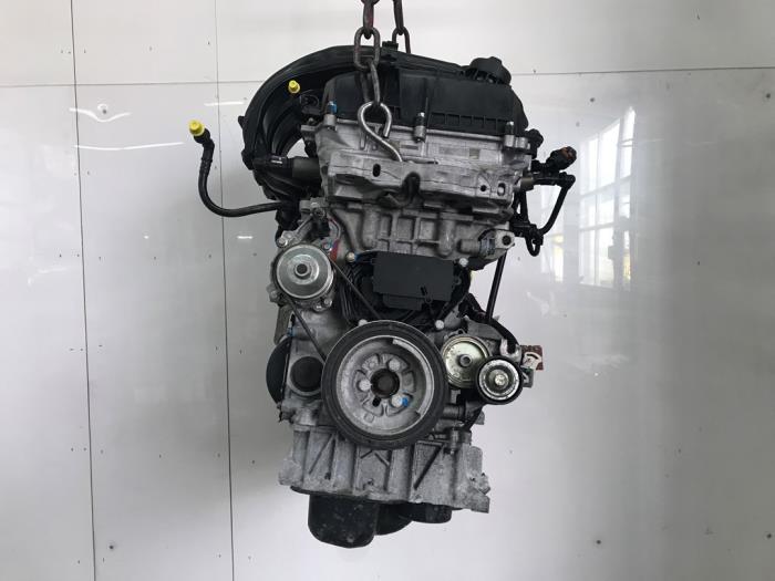 Engine from a Peugeot 208 I (CA/CC/CK/CL) 1.2 Vti 12V PureTech 82 2013