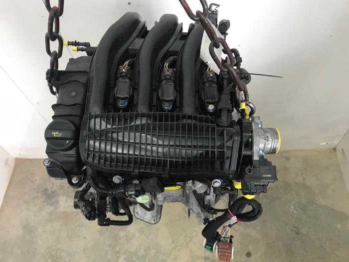 Engine from a Peugeot 208 I (CA/CC/CK/CL) 1.2 Vti 12V PureTech 82 2013