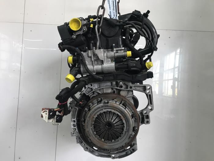Engine from a Peugeot 208 I (CA/CC/CK/CL) 1.2 Vti 12V PureTech 82 2013