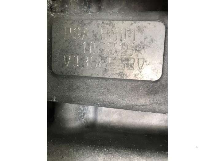 Engine from a Peugeot 208 I (CA/CC/CK/CL) 1.2 Vti 12V PureTech 82 2013
